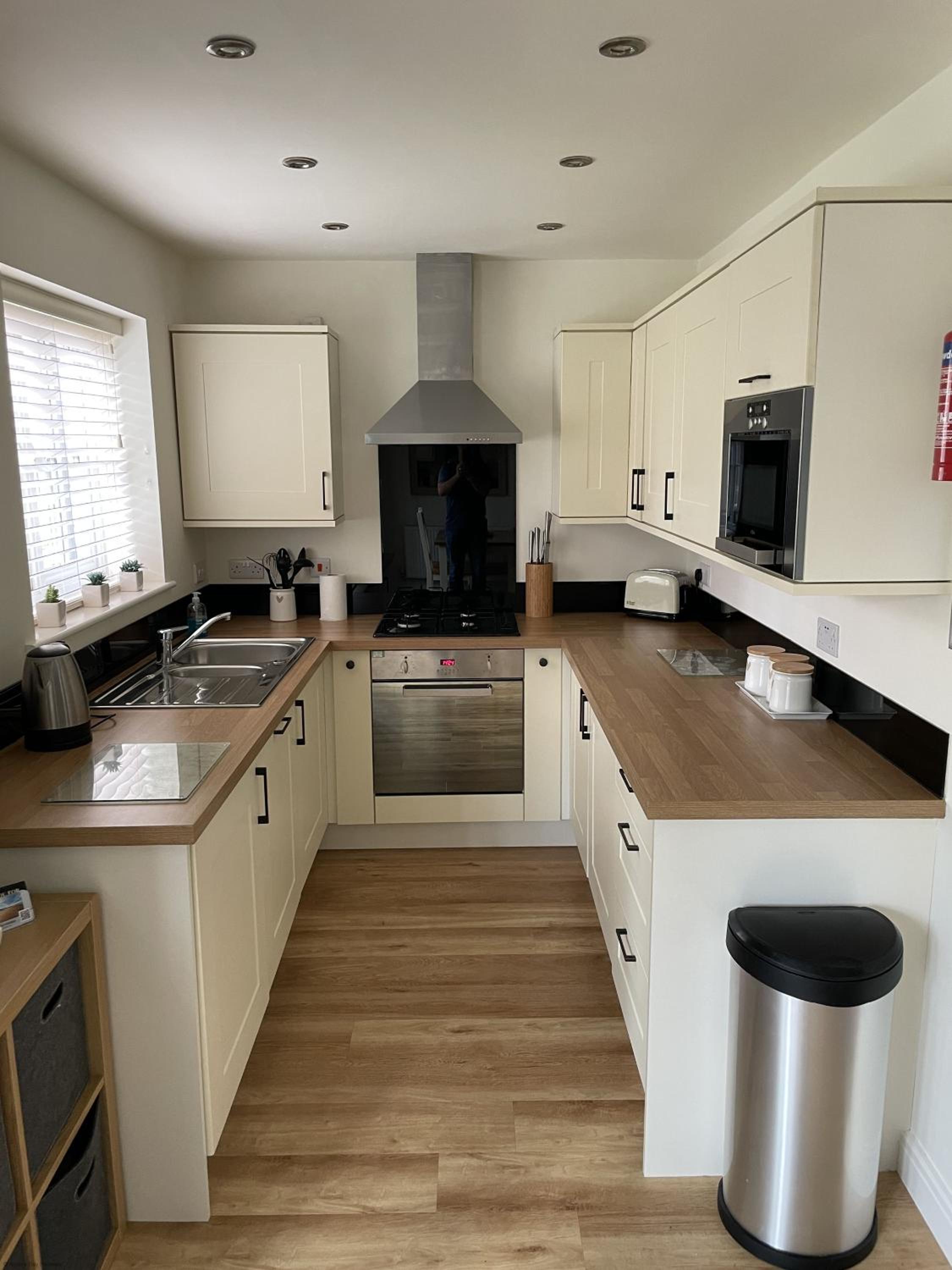 High Tide Cottage - Part of the The Bay Filey Holiday Village with pool, gym and direct beach access, pub, restaurant, tennis and meadows walks