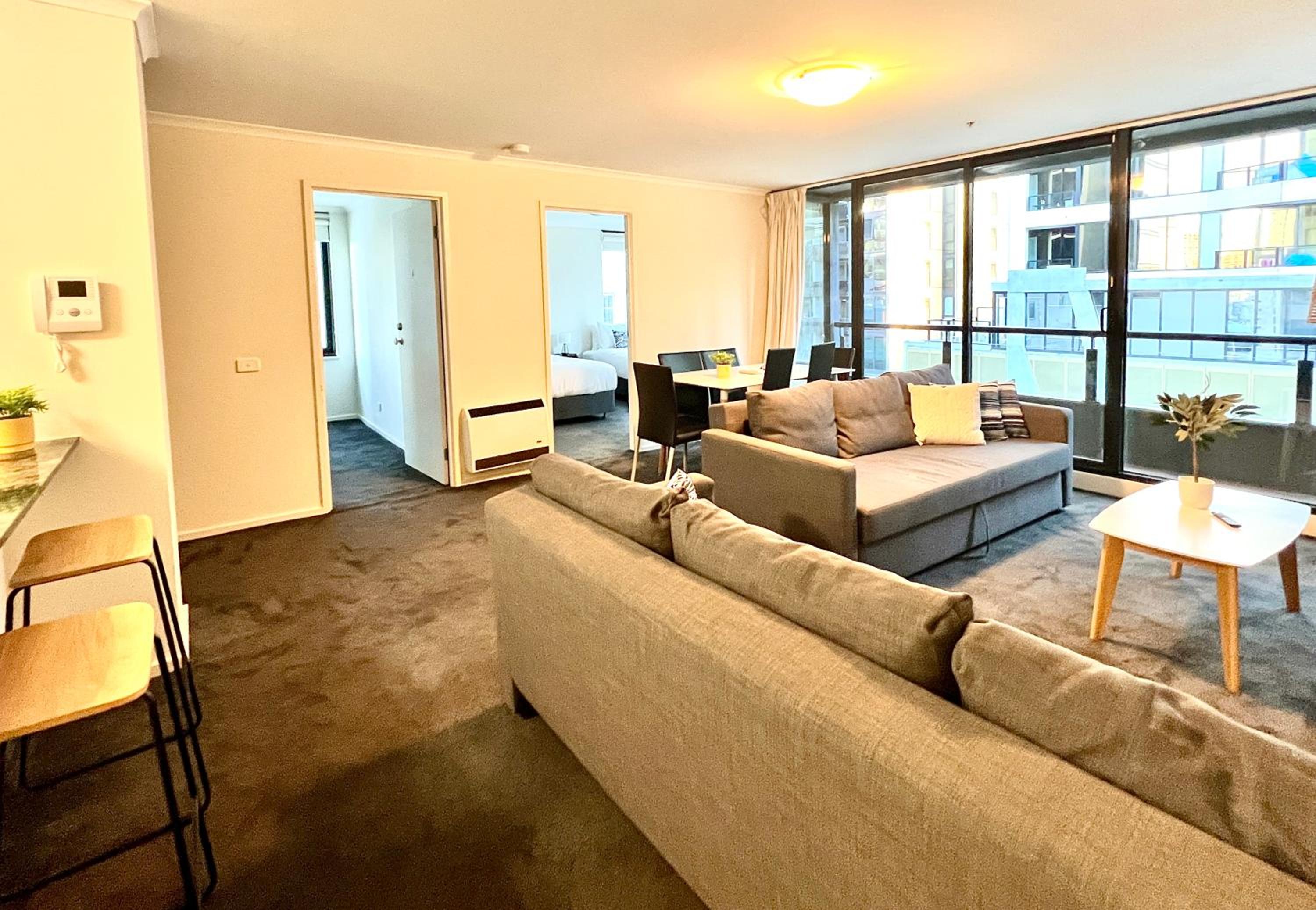 ReadySet Apartments on Kavanagh