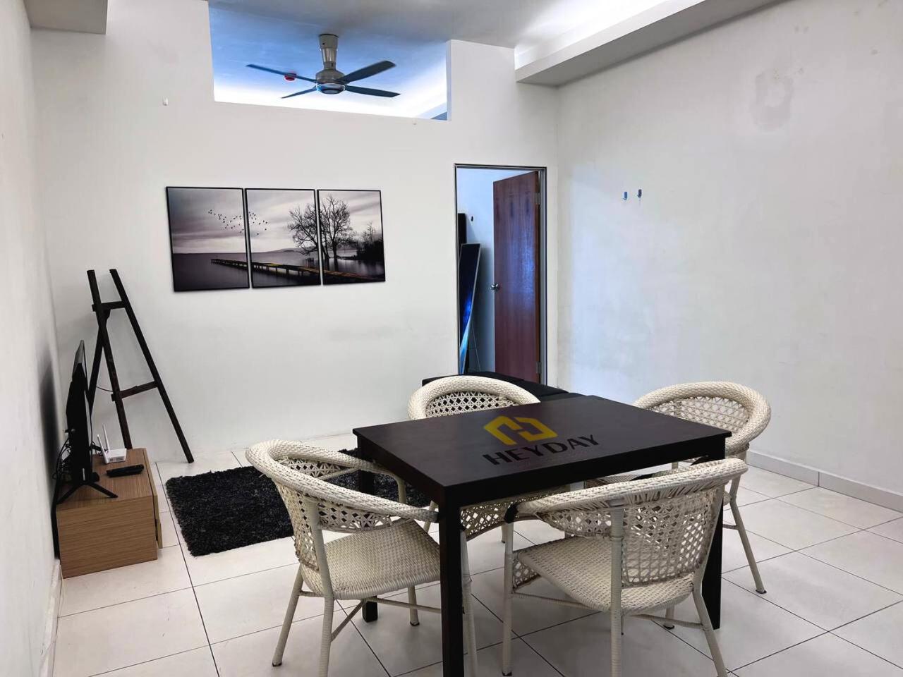 Akademik Suite Austin Height Sunway College
