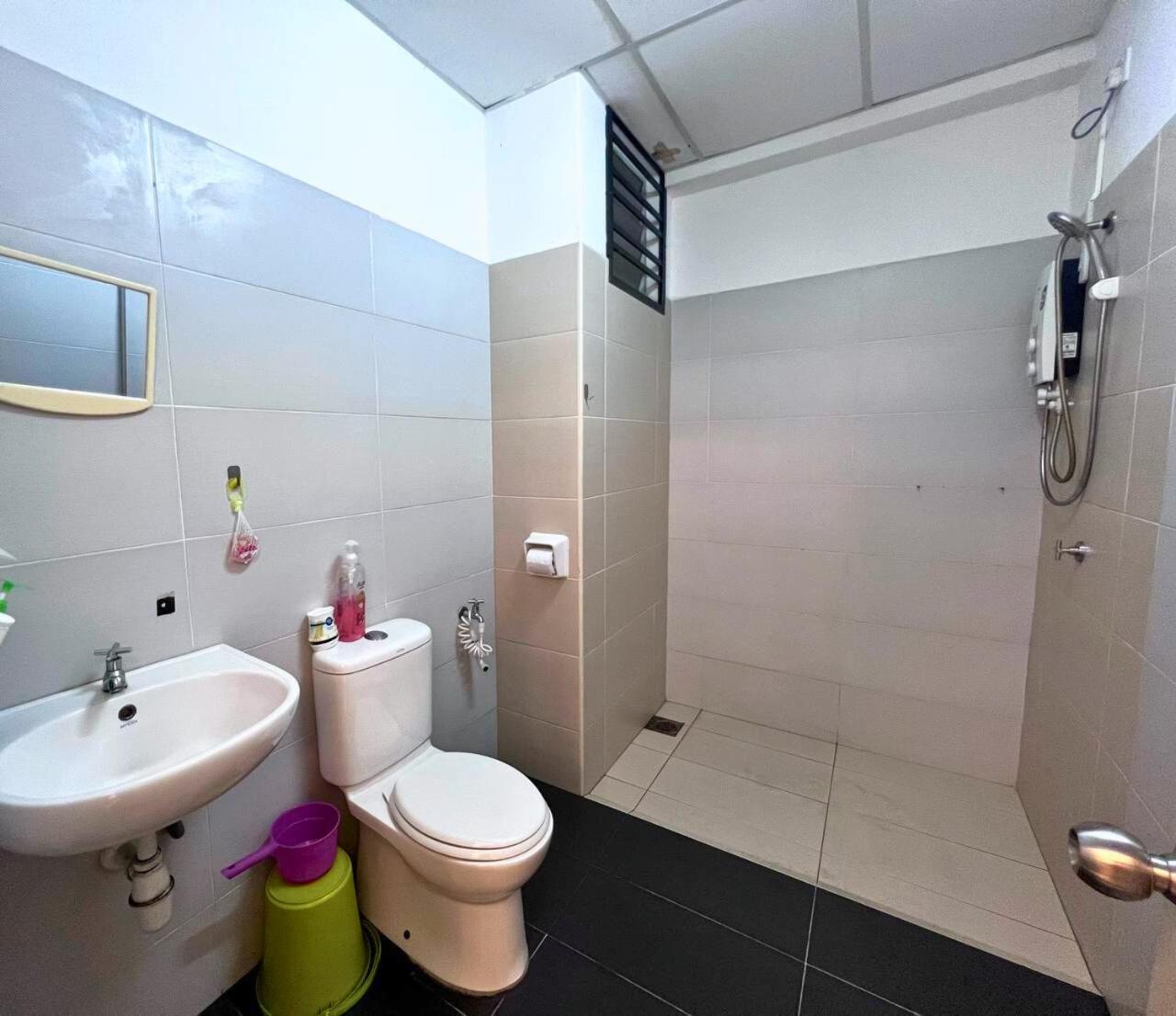 Akademik Suite Austin Height Sunway College