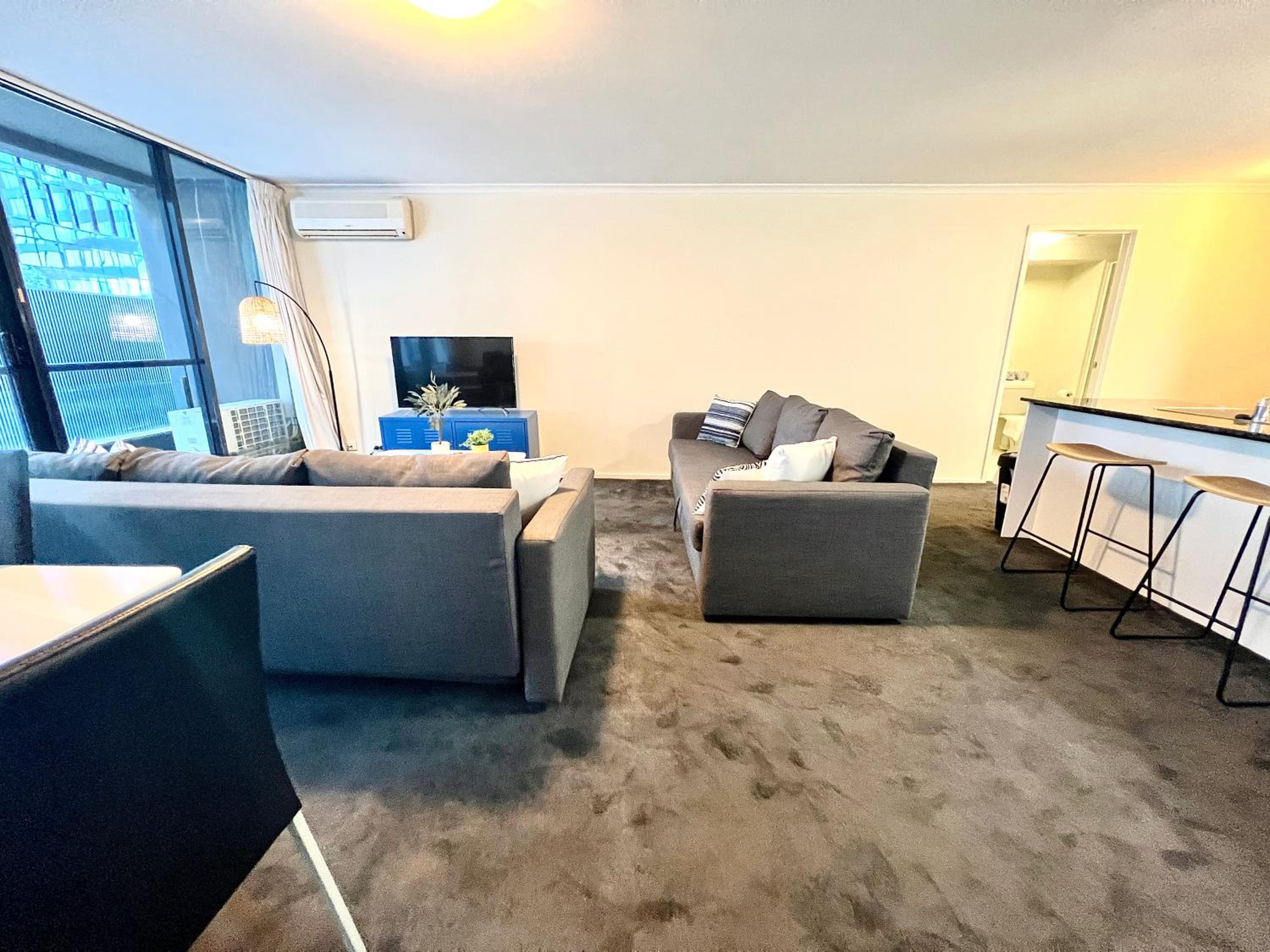 ReadySet Apartments on Kavanagh