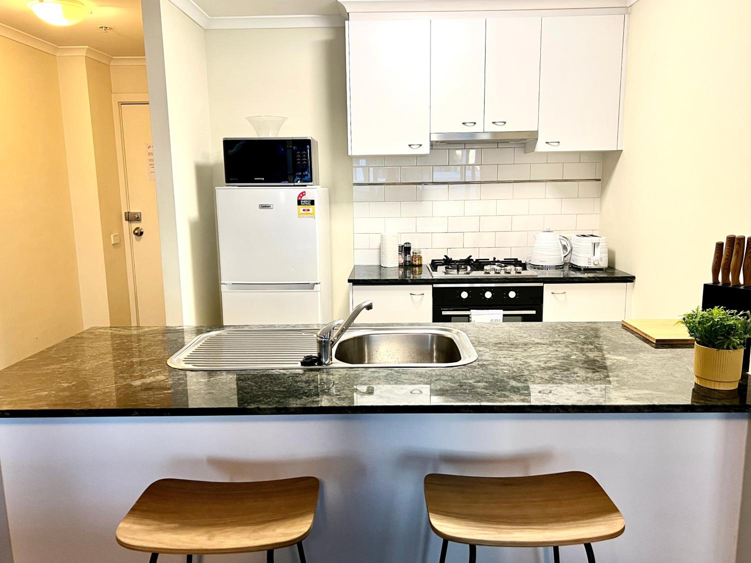 ReadySet Apartments on Kavanagh