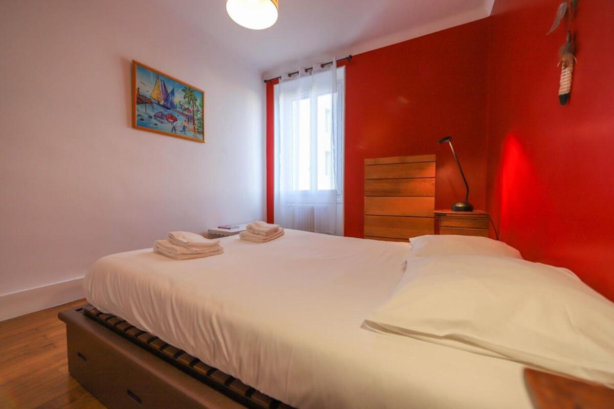 Cozy comfort 3 mins from the lake - parking