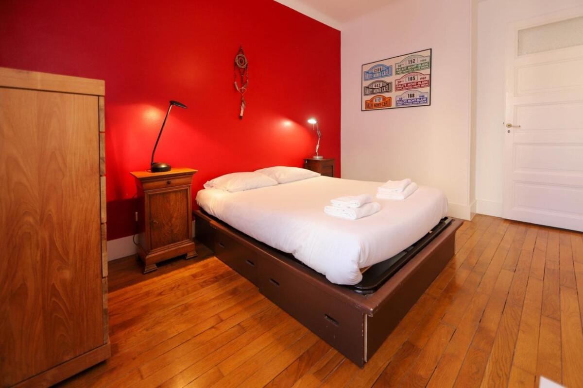 Cozy comfort 3 mins from the lake - parking