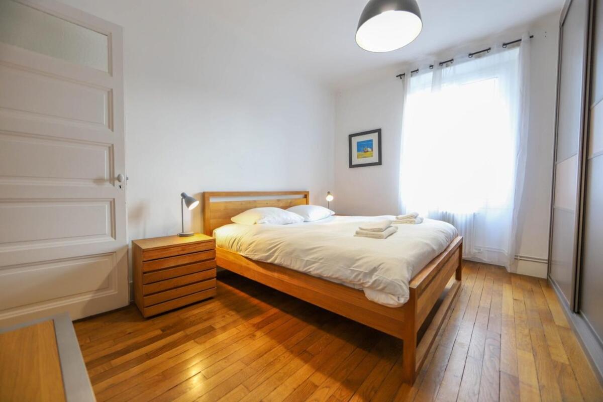 Cozy comfort 3 mins from the lake - parking