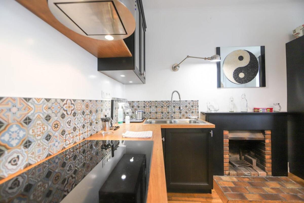 Cozy comfort 3 mins from the lake - parking