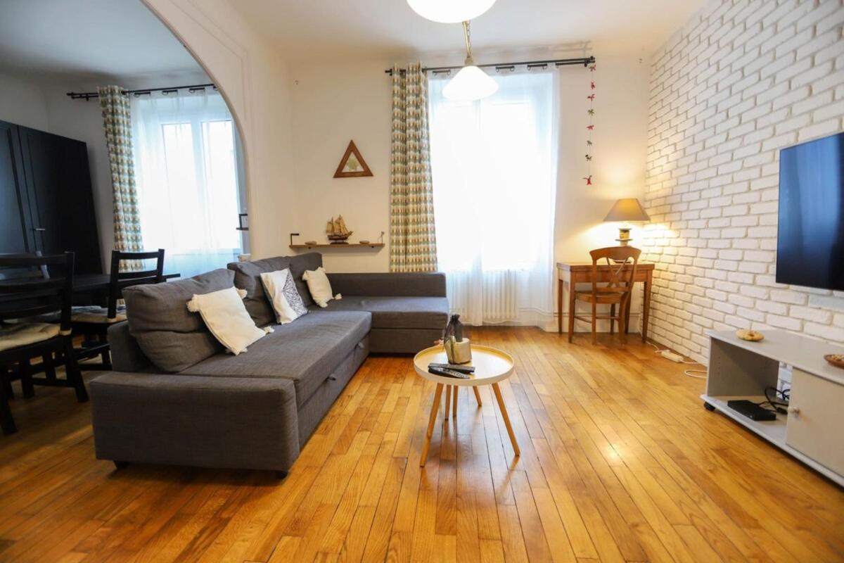 Cozy comfort 3 mins from the lake - parking