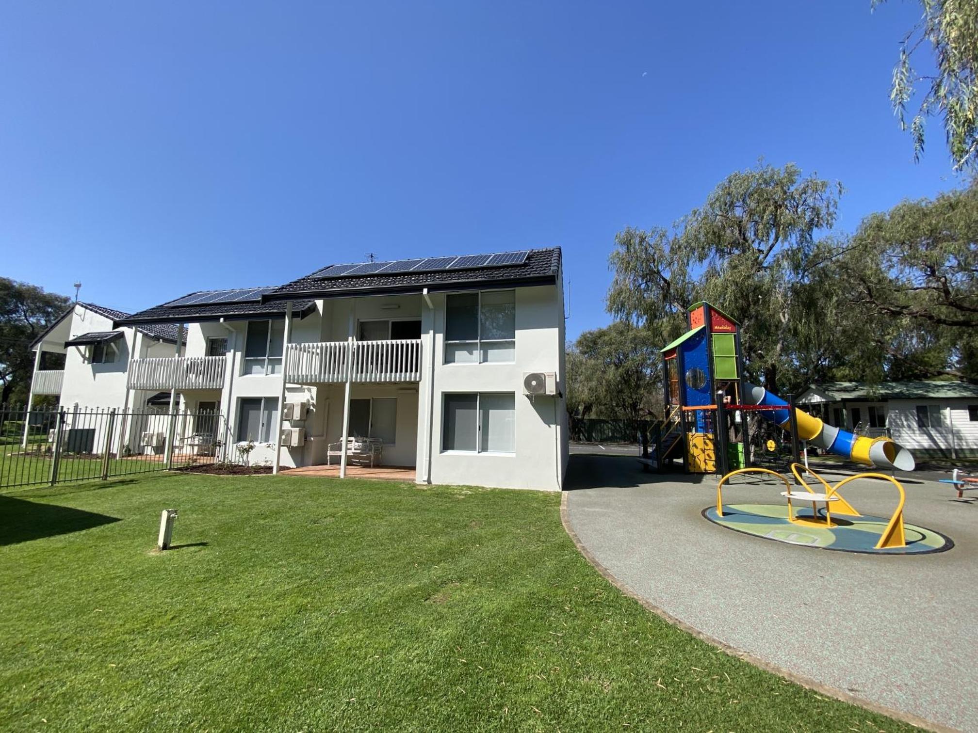 Hotel Mandalay Holiday Resort and Tourist Park - Image 1