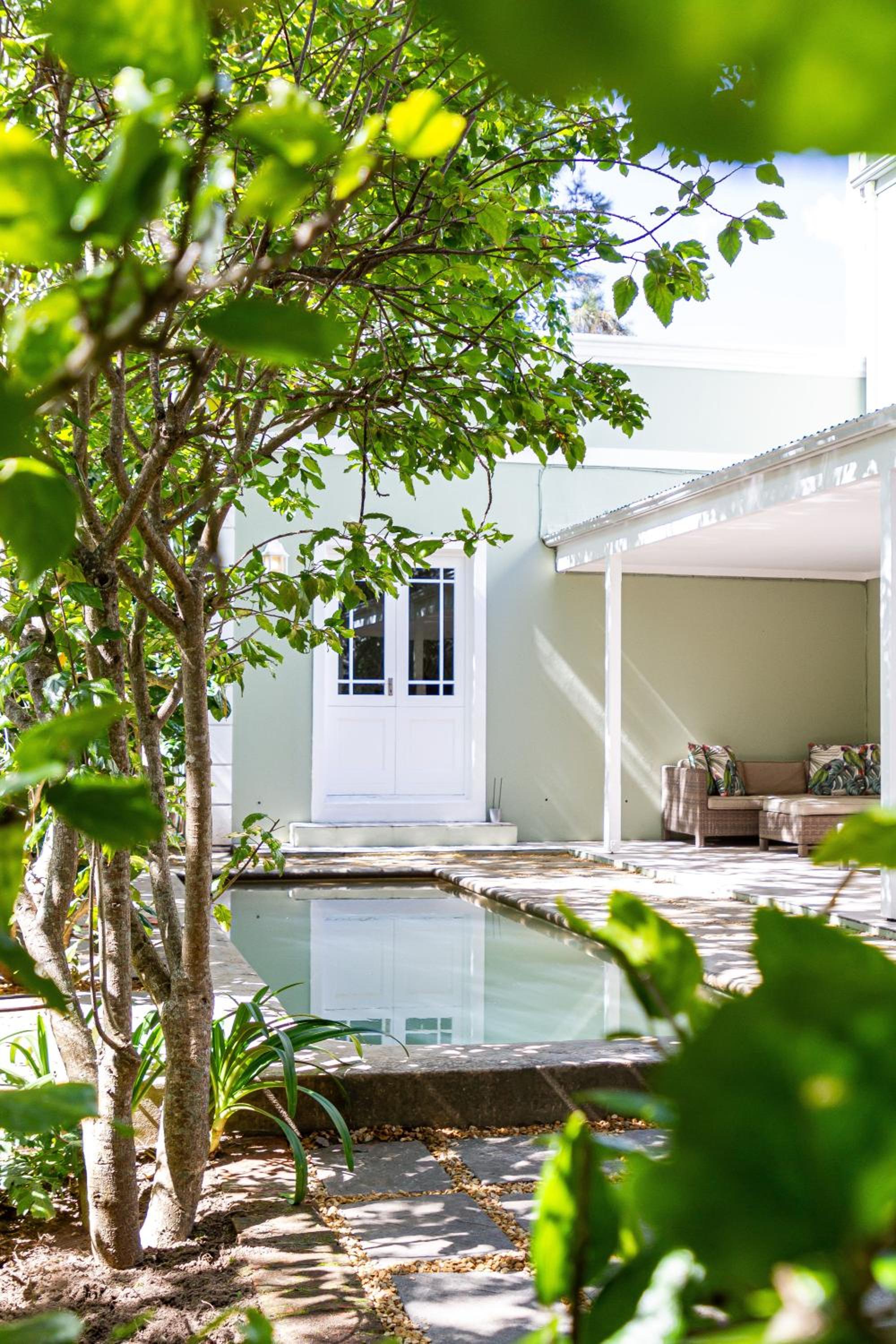The hidden Retreat on Haumann view 3