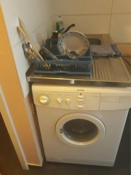 Simple Apartment 10 minutes to downtown