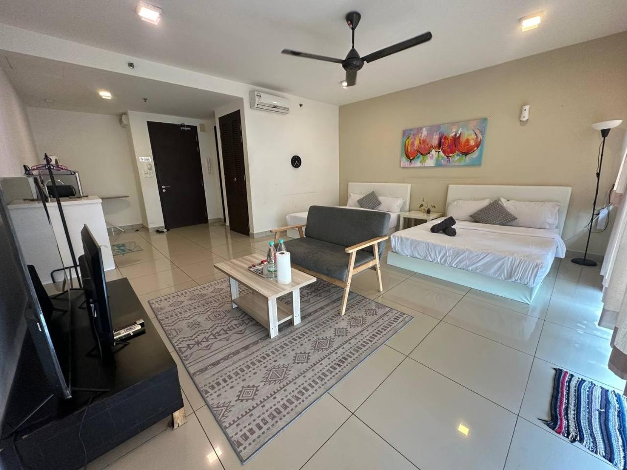 NH Homestay Trefoil Setia Alam photo 6