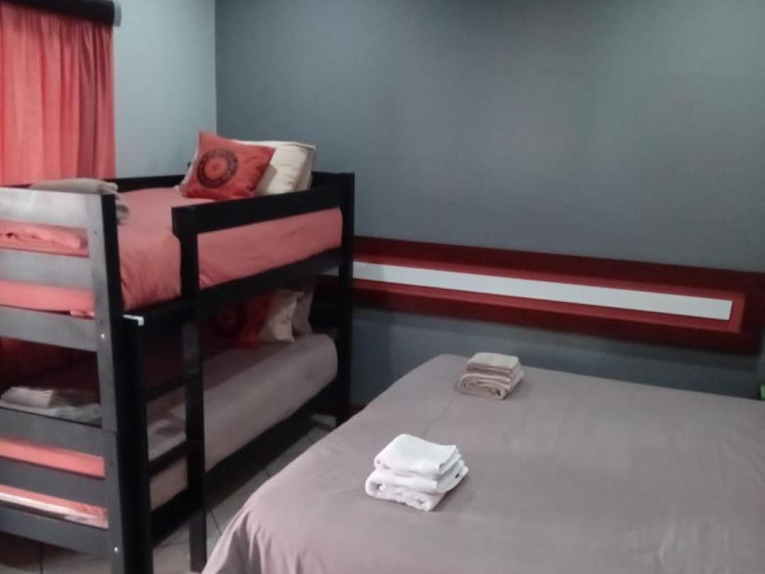 Grand Central Guesthouse, photo 18