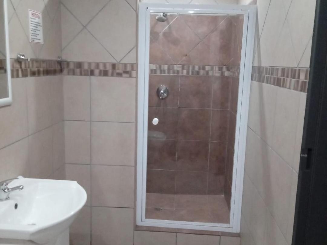 Grand Central Guesthouse, photo 22