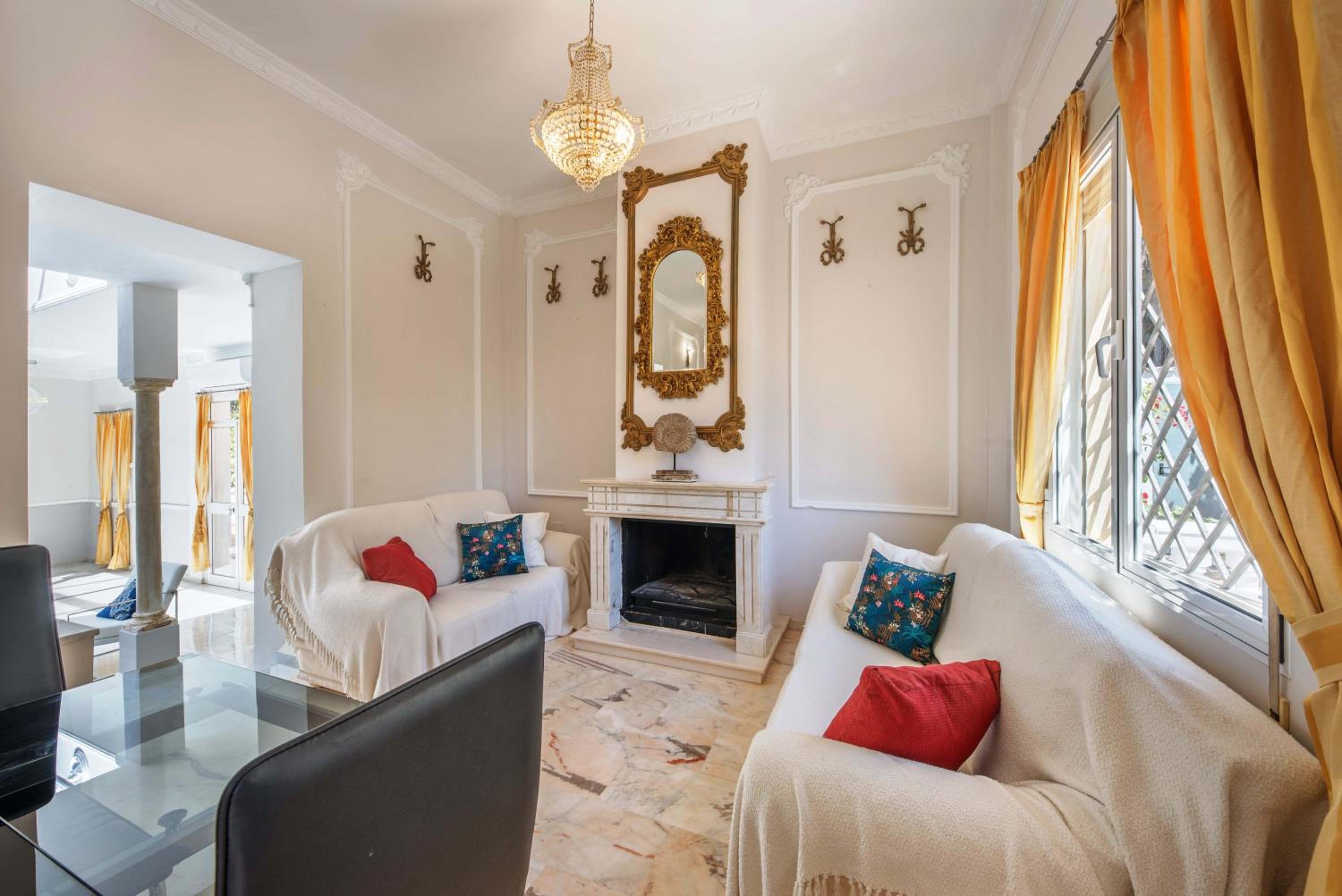 Elegant Classic Villa close to Nikki beach