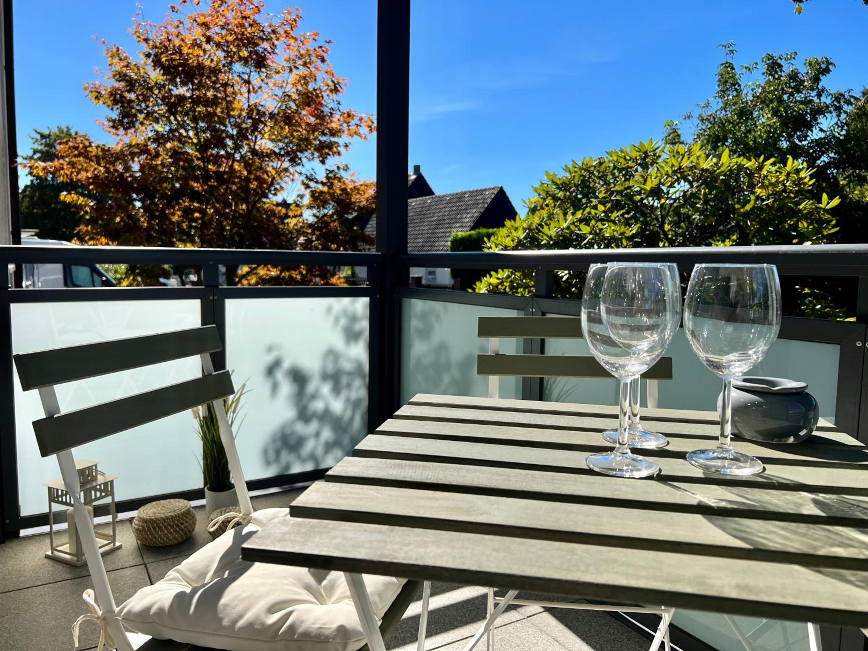 Design Apartment mit Balkon - Küche - Netflix