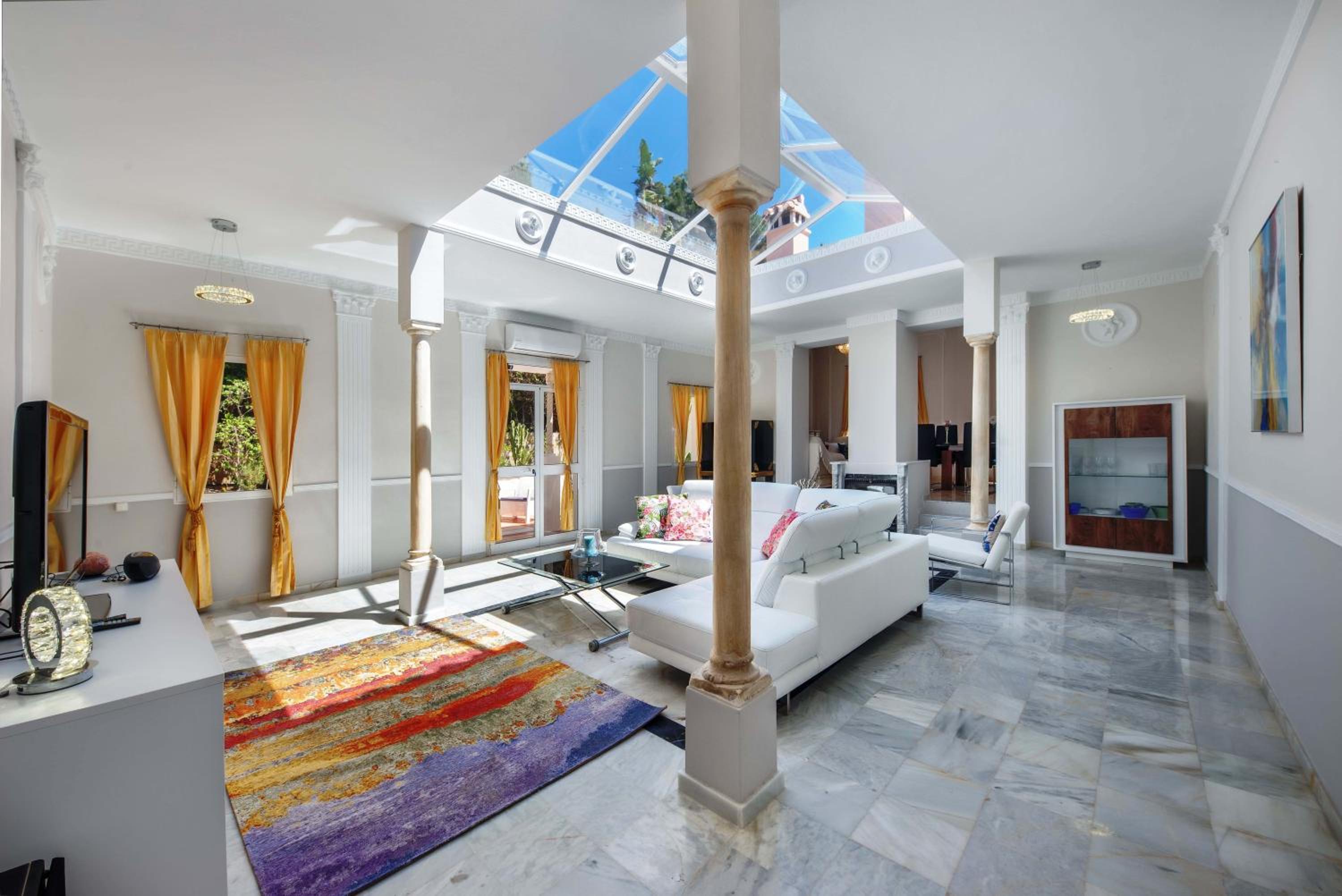 Elegant Classic Villa close to Nikki beach