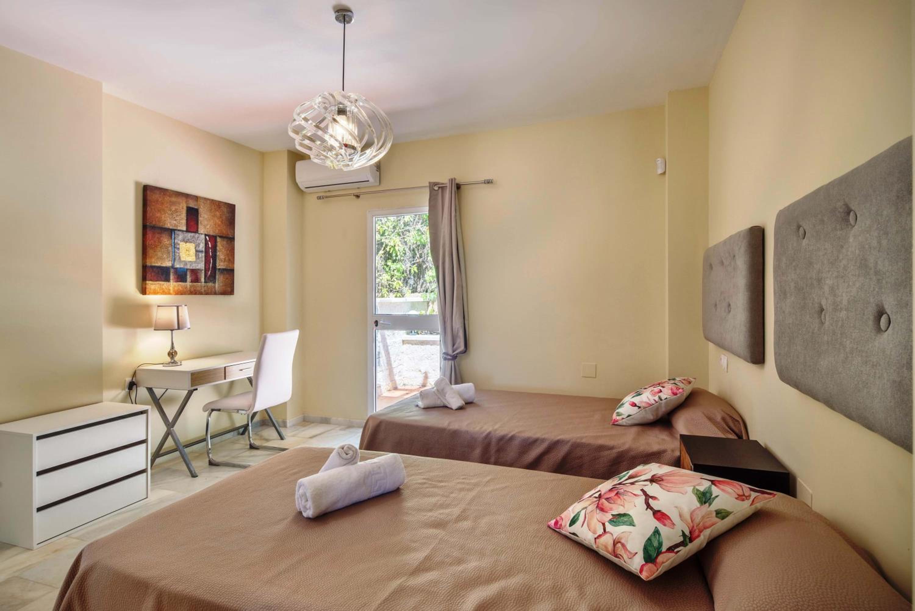 Elegant Classic Villa close to Nikki beach