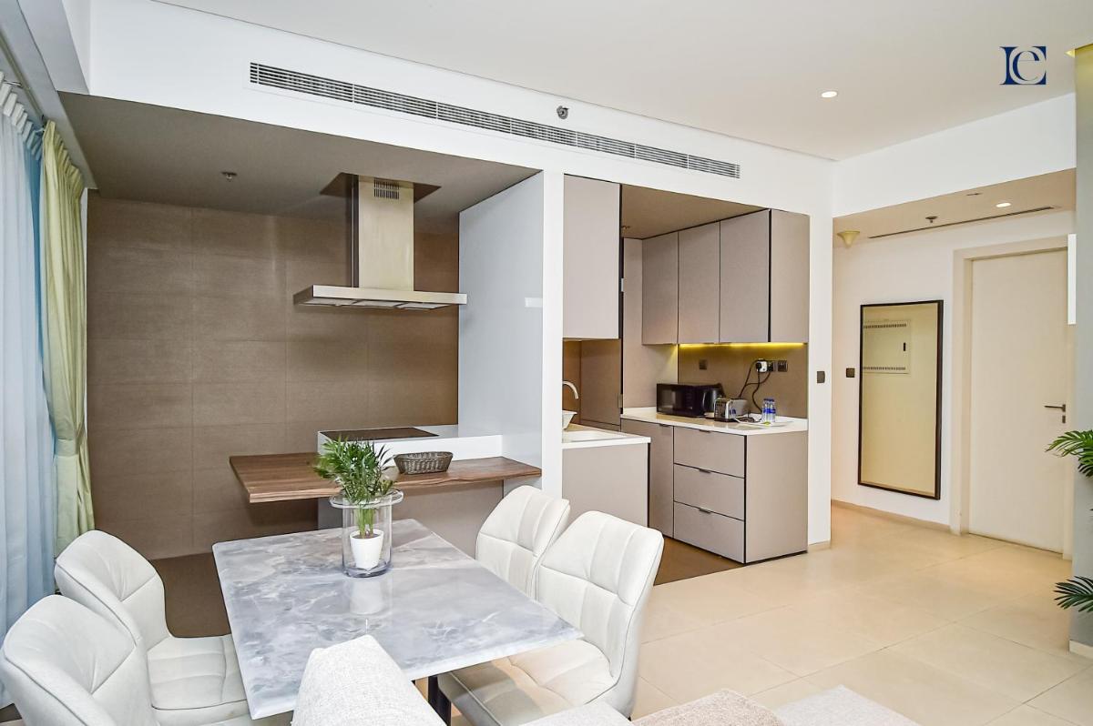 Spacious 1Bed Apt with a huge Balcony in Dubai Marina - VST