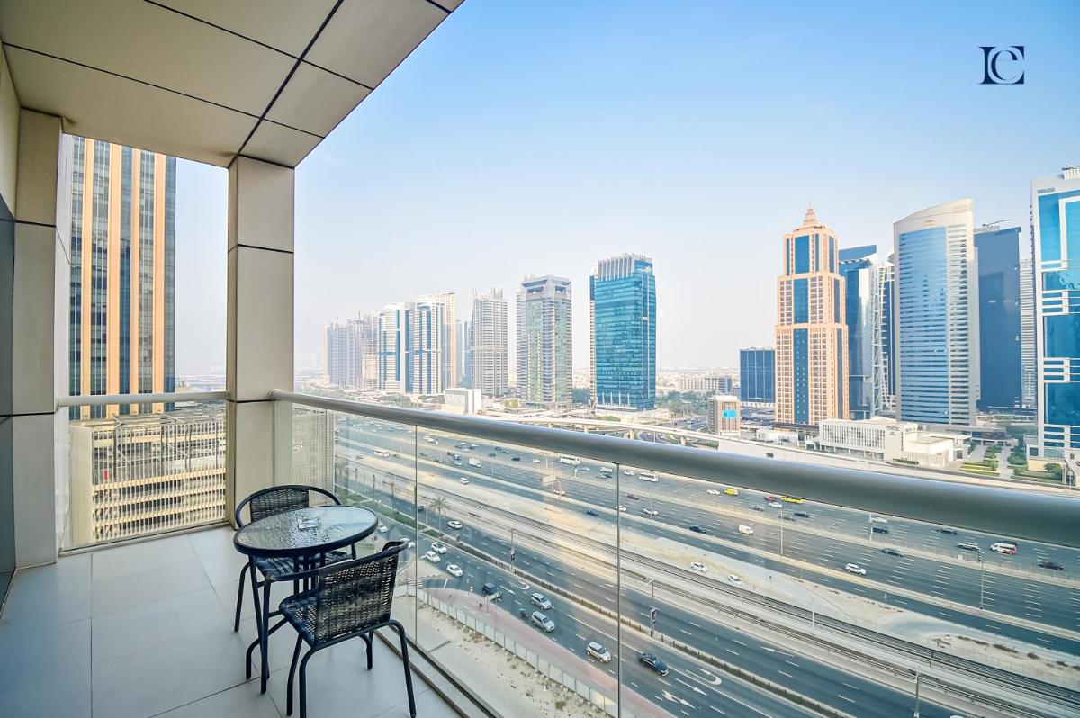 Spacious 1Bed Apt with a huge Balcony in Dubai Marina - VST