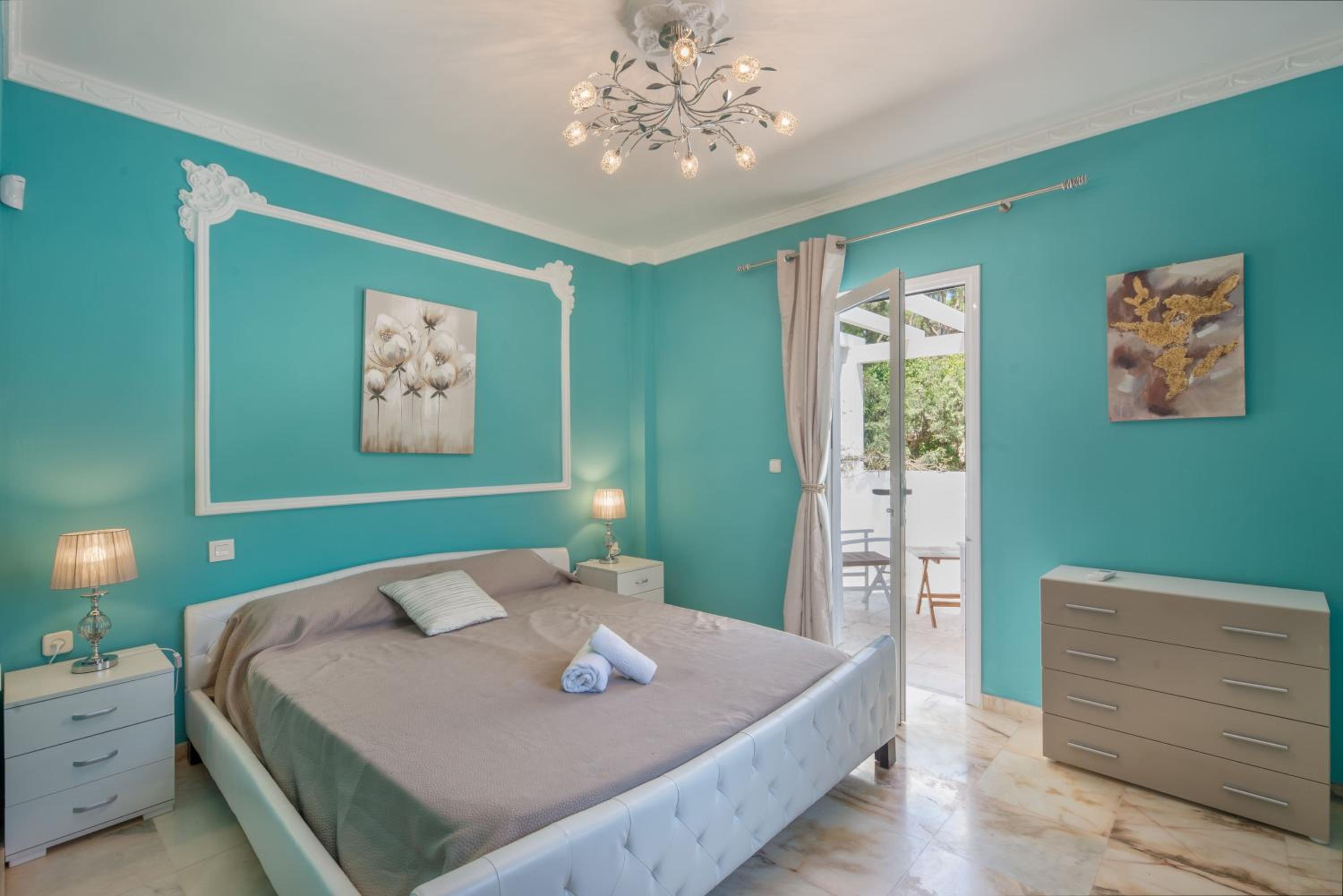 Elegant Classic Villa close to Nikki beach