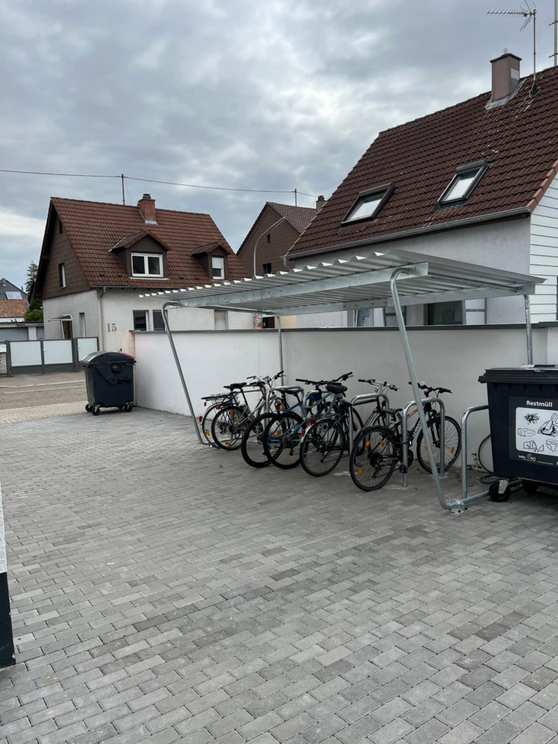 Gemütliches Studio-Apartment in Karlsruhe Neureut - Nähe Uni-KIT-Messe, Fußbodenheizung, Regendusche, Waschmaschine, Stellplatz