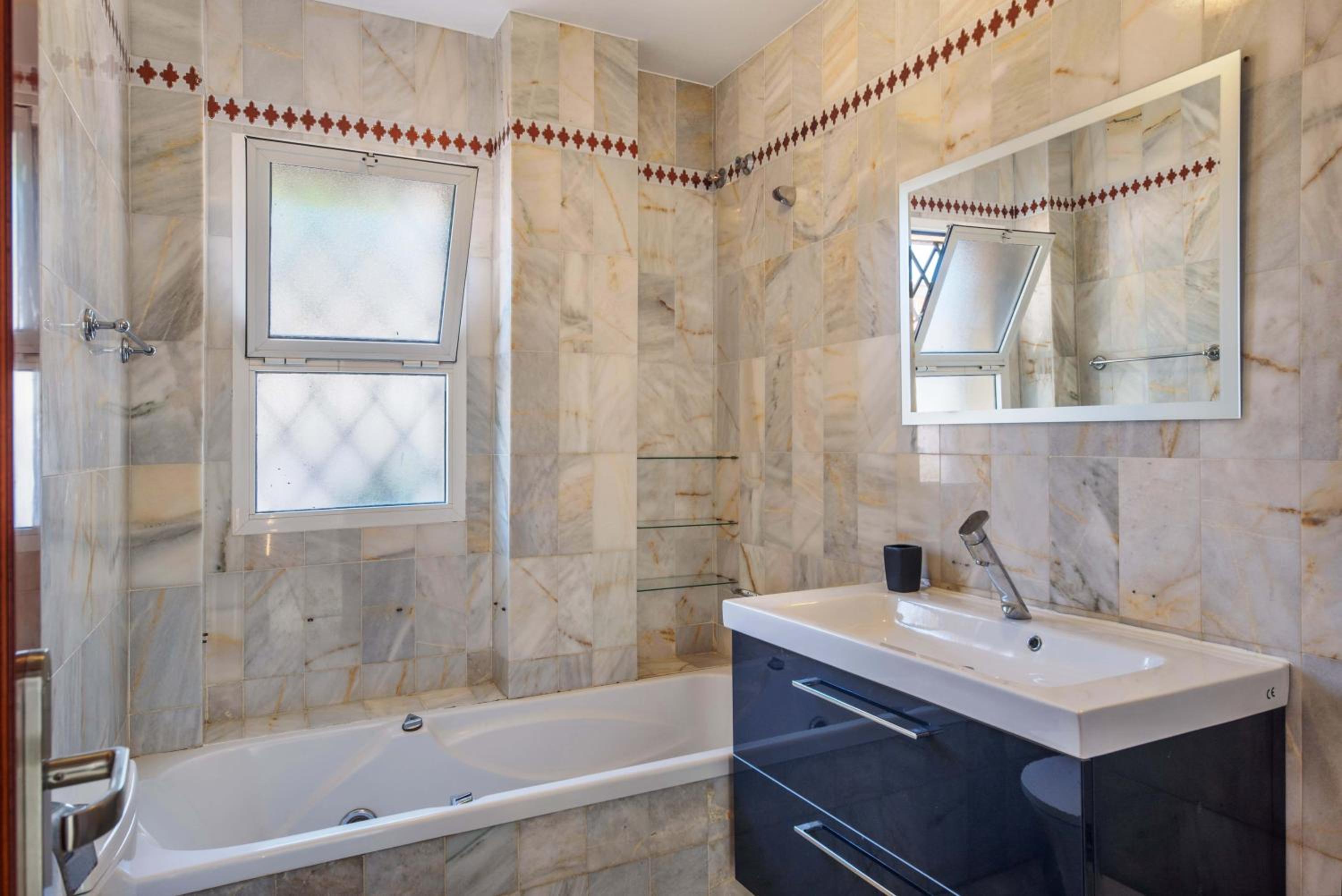 Elegant Classic Villa close to Nikki beach