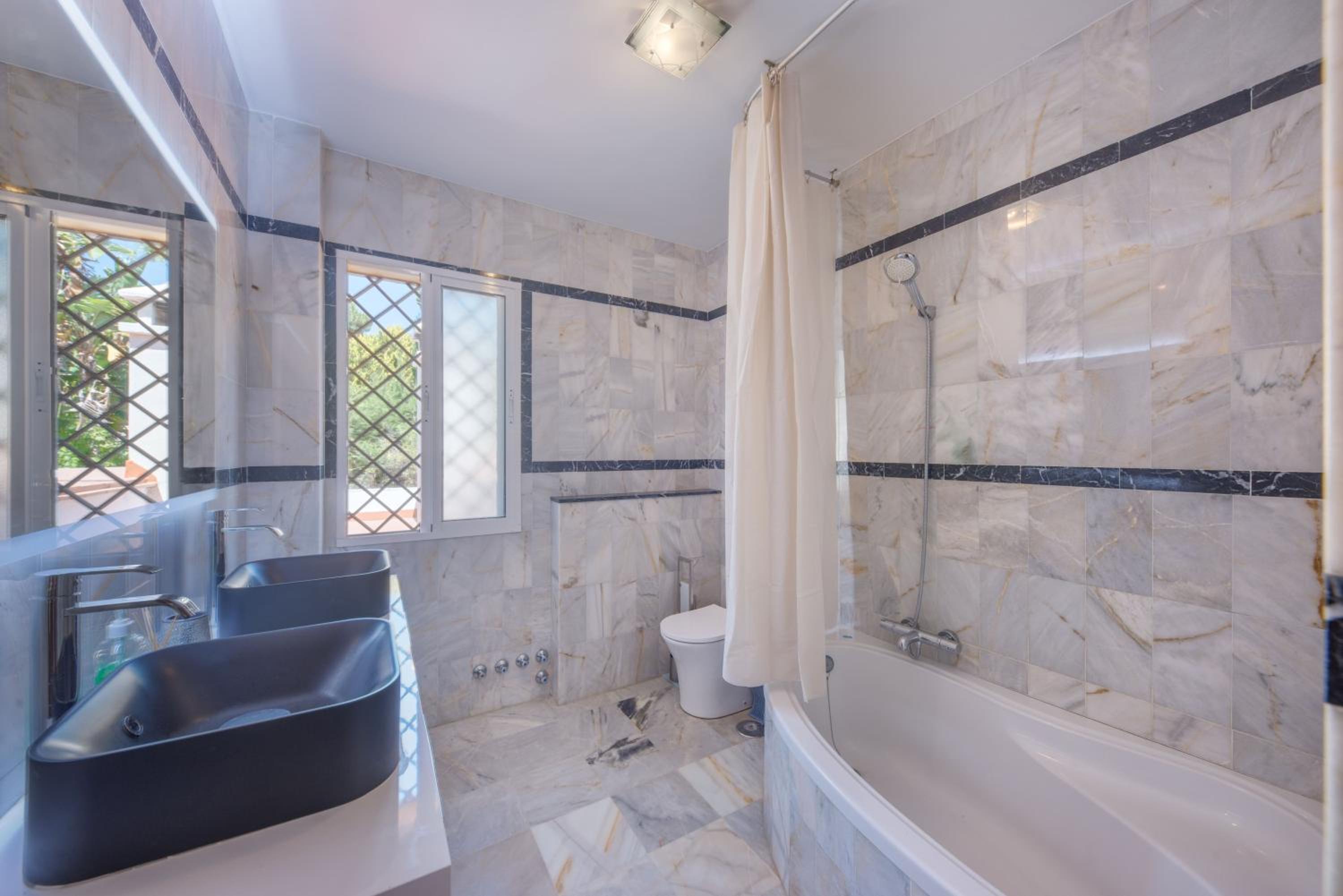 Elegant Classic Villa close to Nikki beach