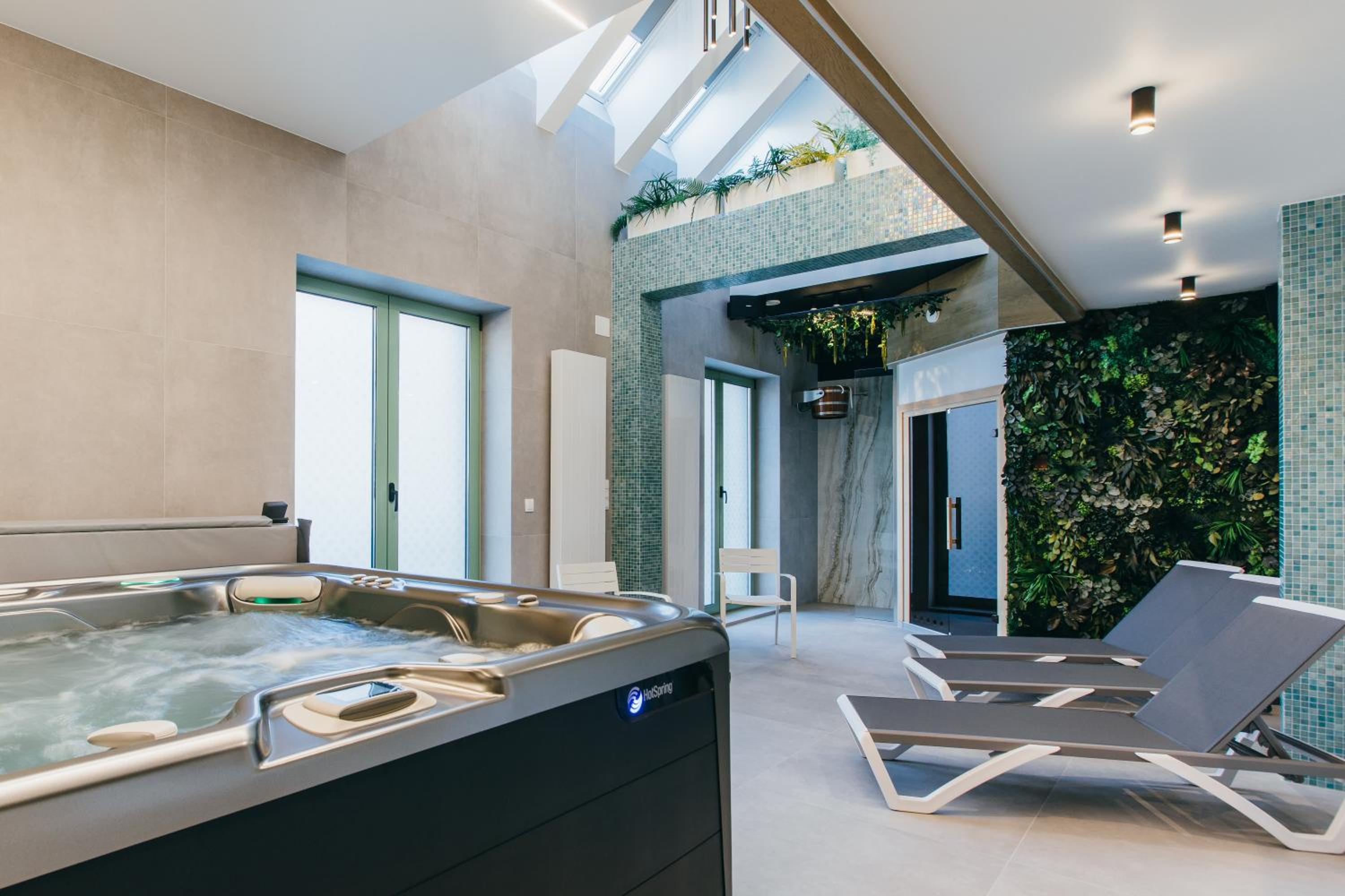 NOZON Apartments & Wellness view 2