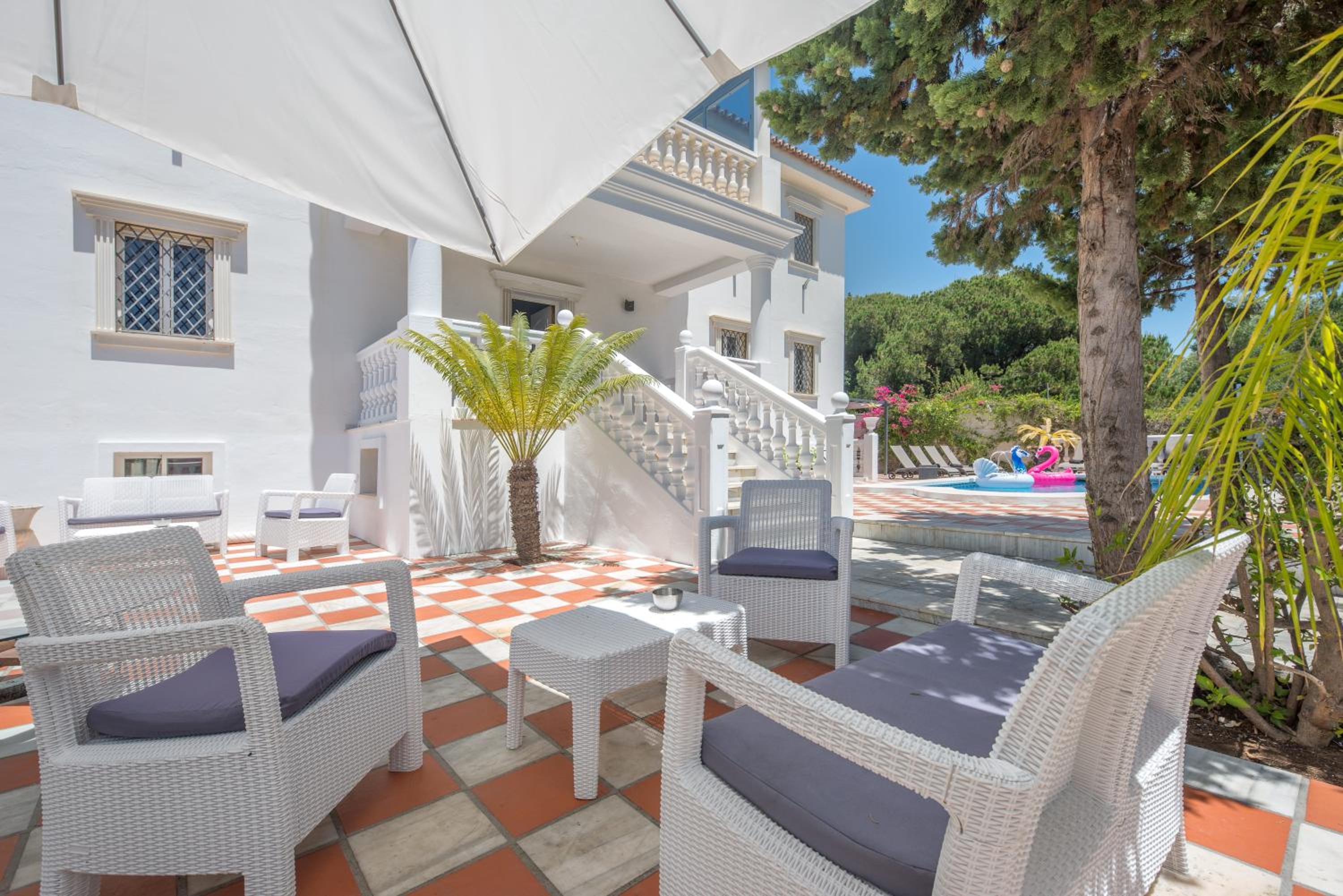 Elegant Classic Villa close to Nikki beach