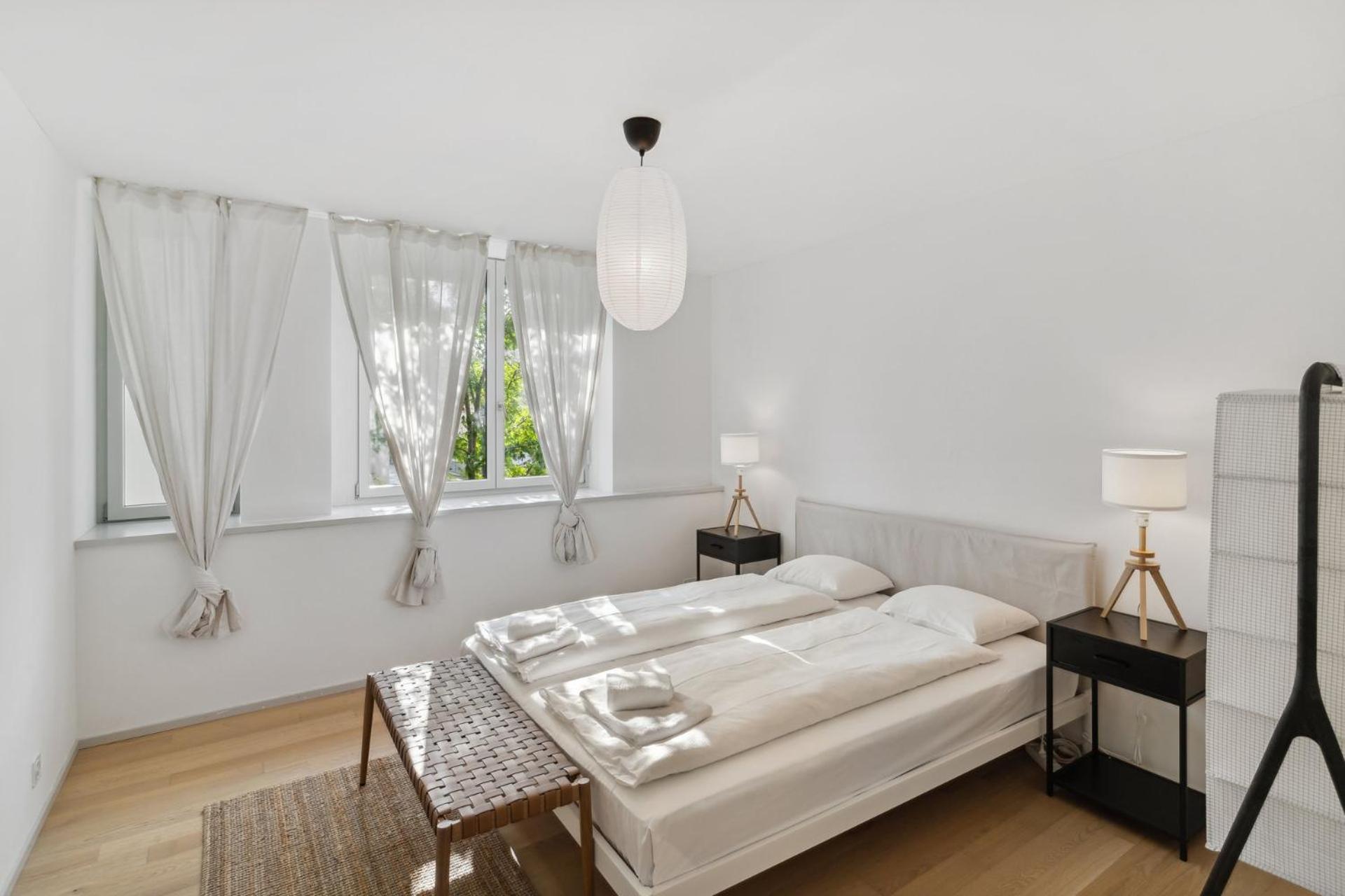 Zurich Flat: Central & Lake Convenience
