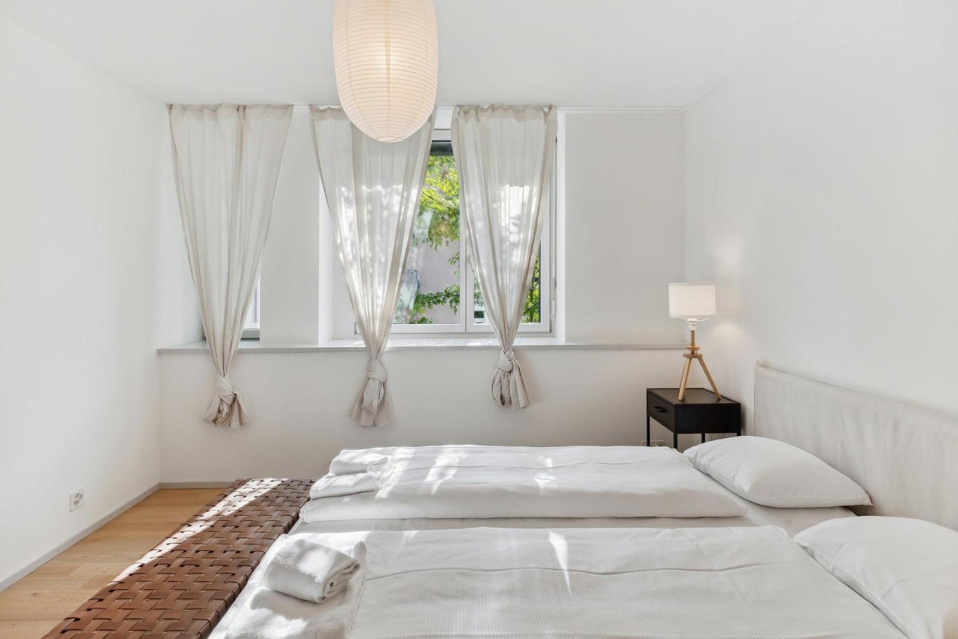 Zurich Flat: Central & Lake Convenience