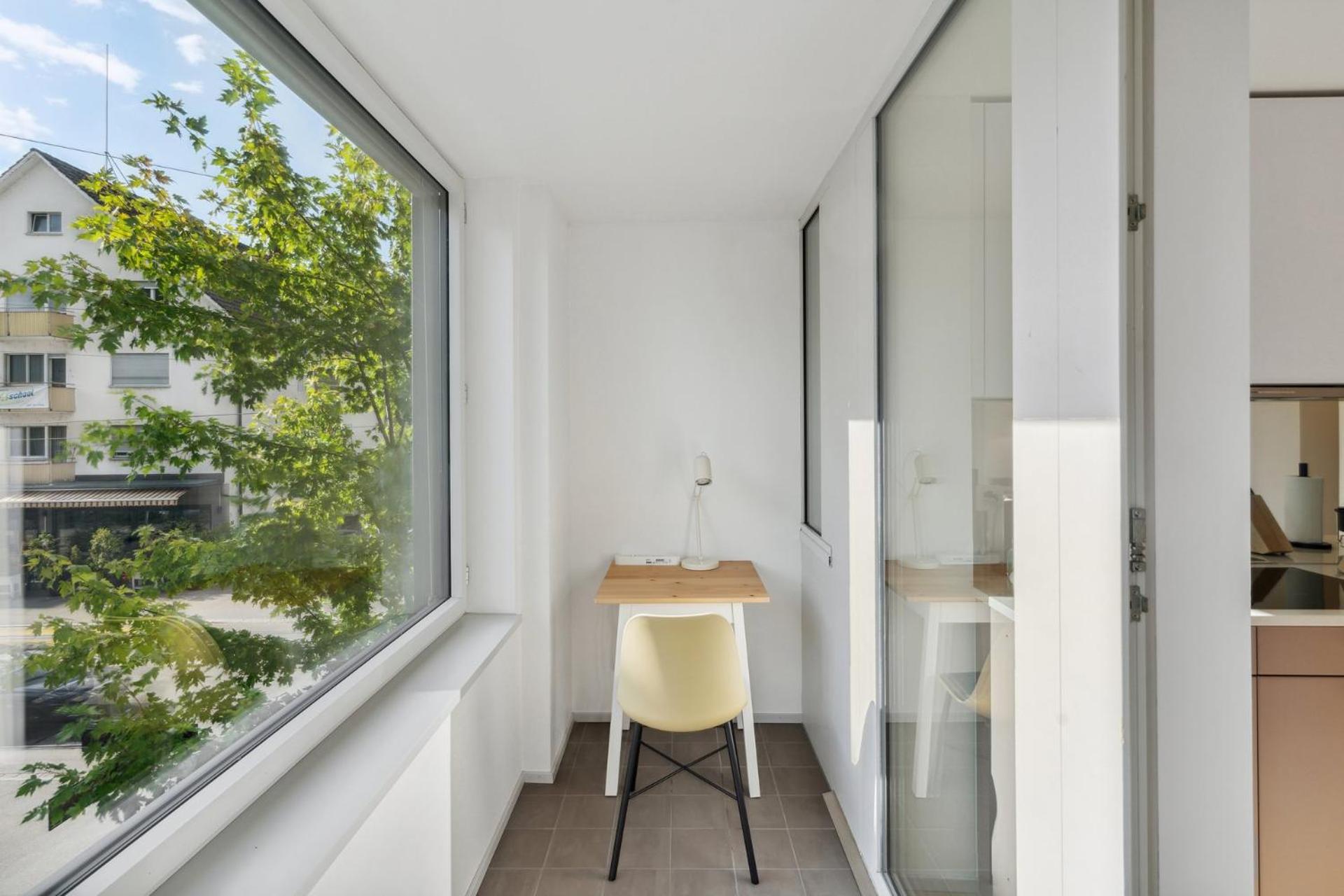Zurich Flat: Central & Lake Convenience
