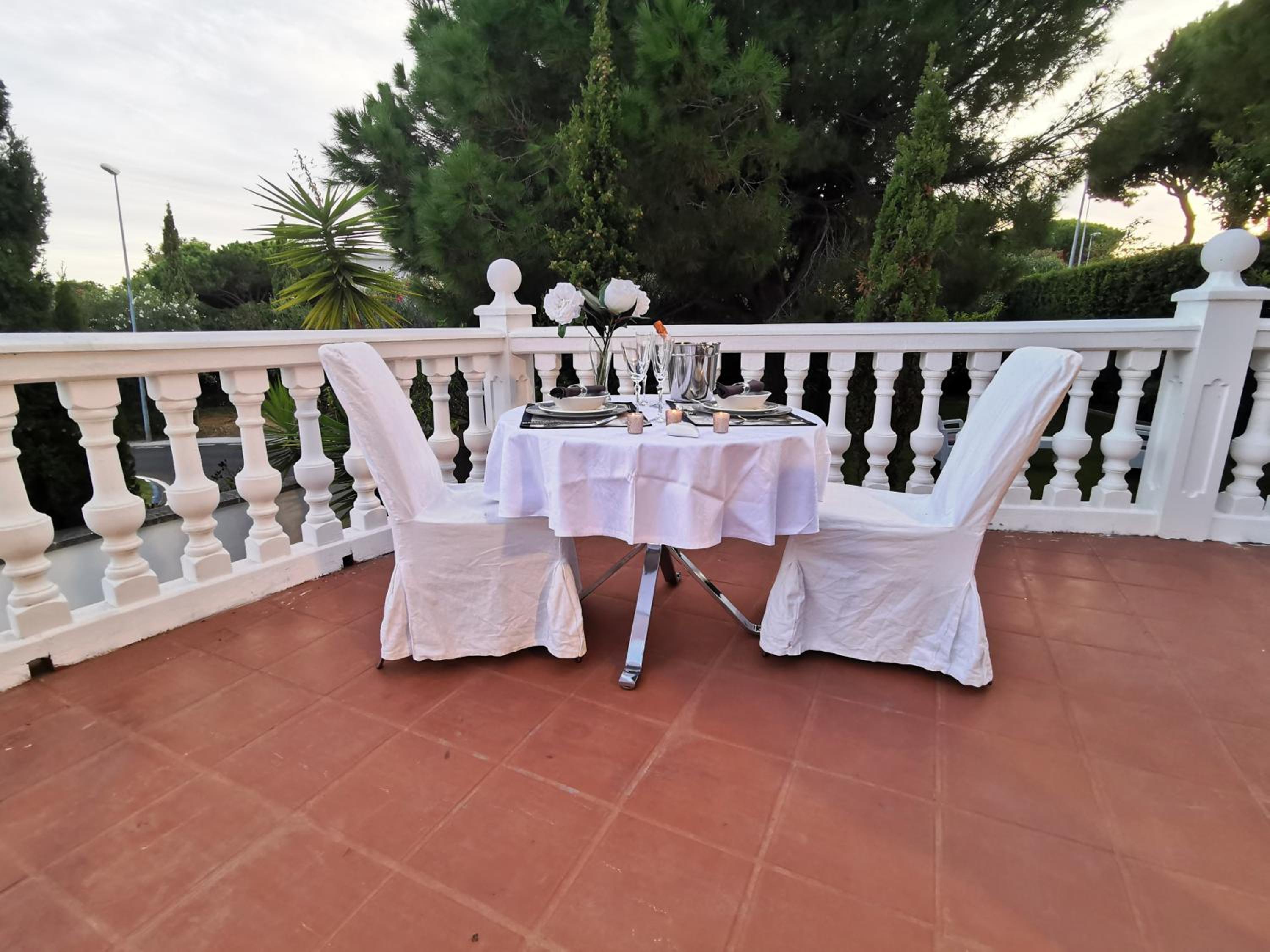 Elegant Classic Villa close to Nikki beach