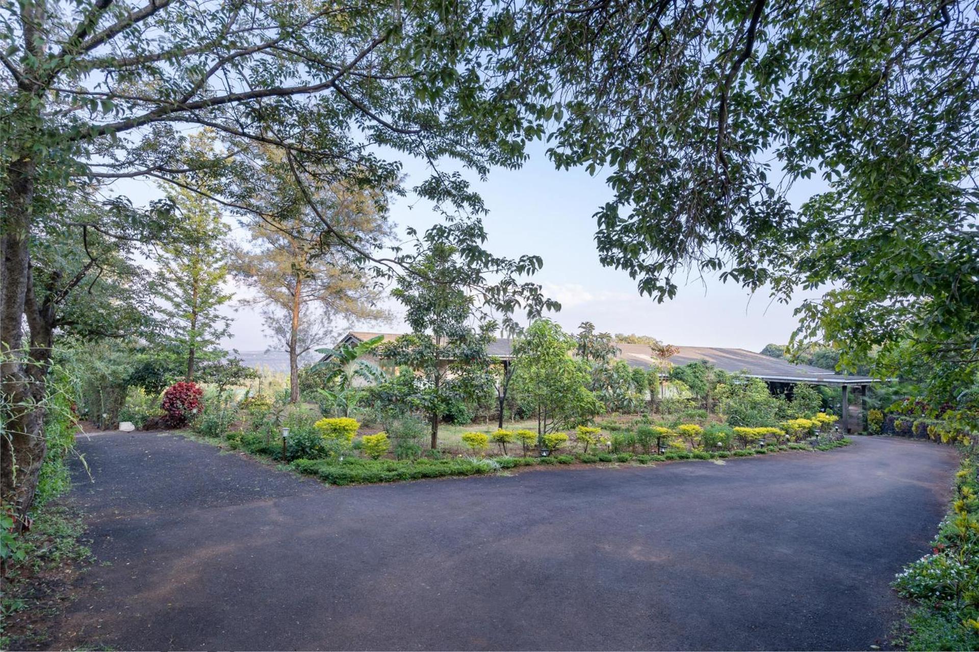 LohonoStays Villa Vinayalam