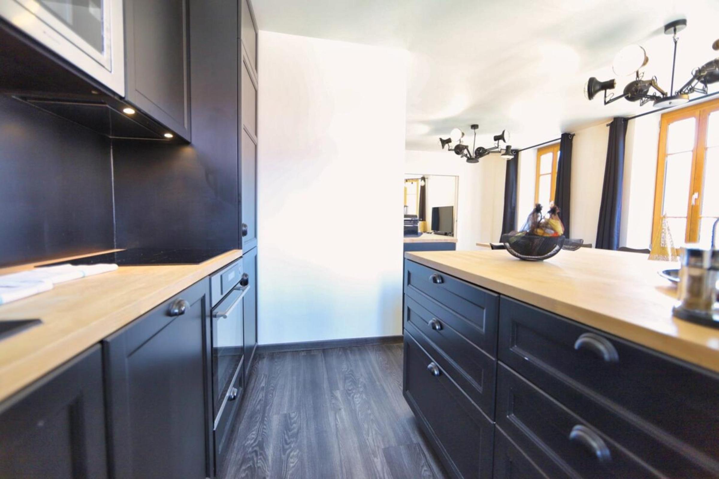 2 bd apartment with sauna in the center of Annecy