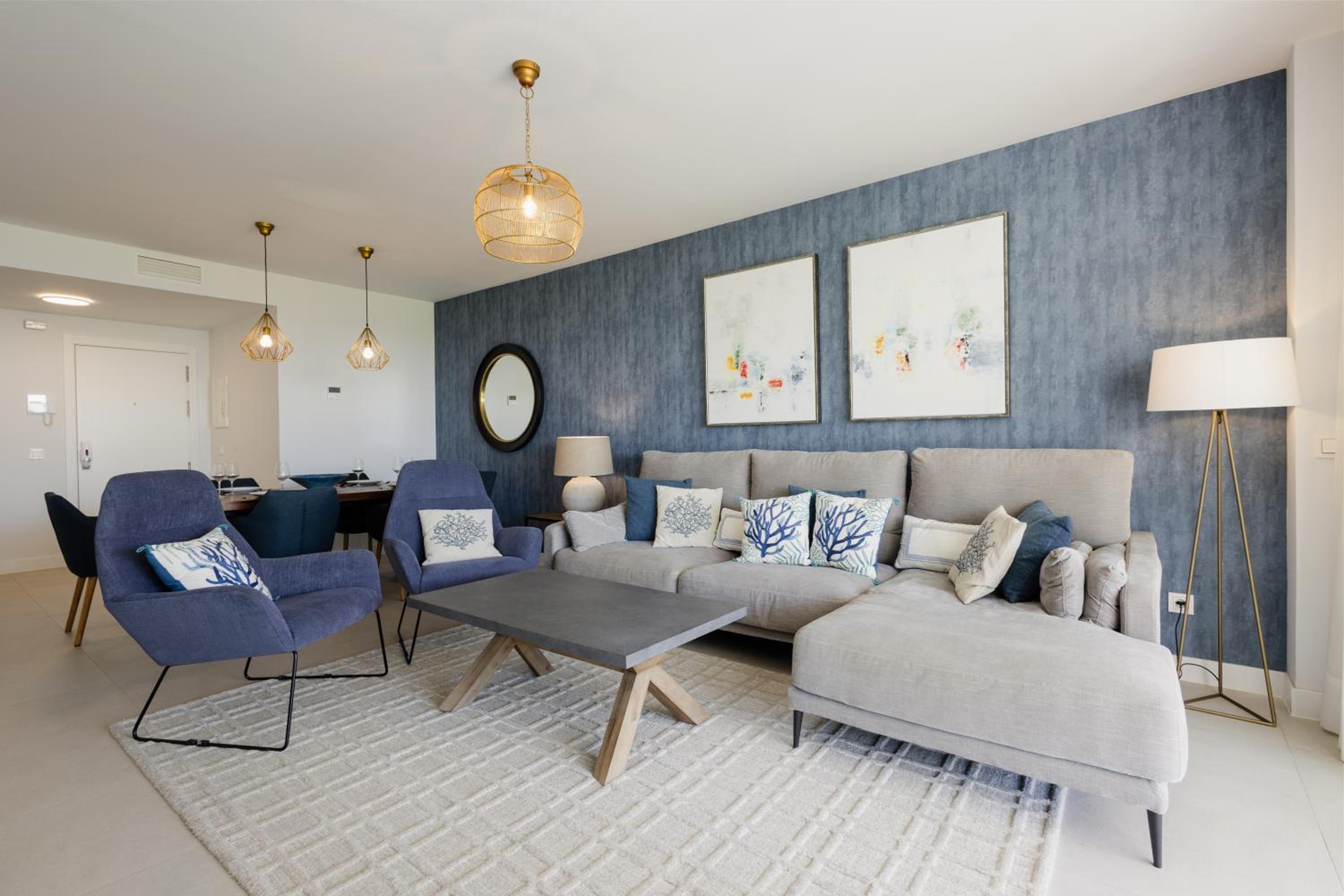 Luxurious 2 bedroom apartment close to the beach in Estepona view 5