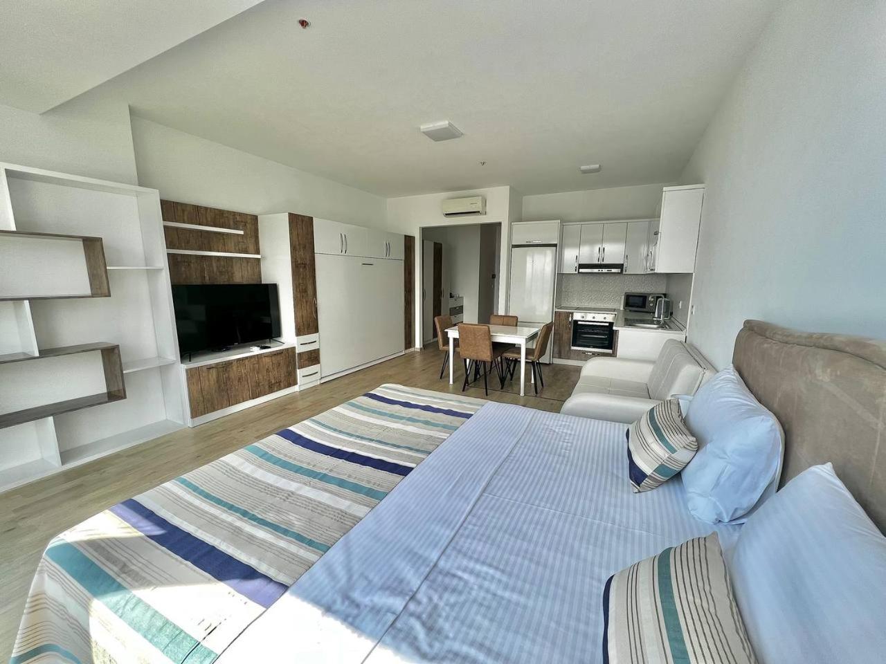 Apartments with sea and mountain views, Portа Batumi Tower view 4
