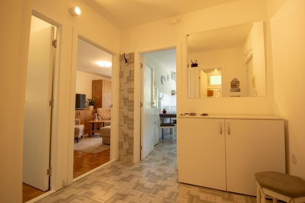 Family apartment - Green Oasis with easy parking view 2