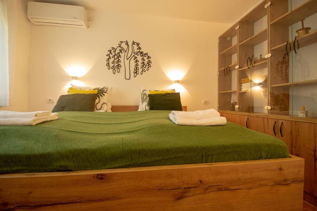 Family apartment - Green Oasis with easy parking view 4