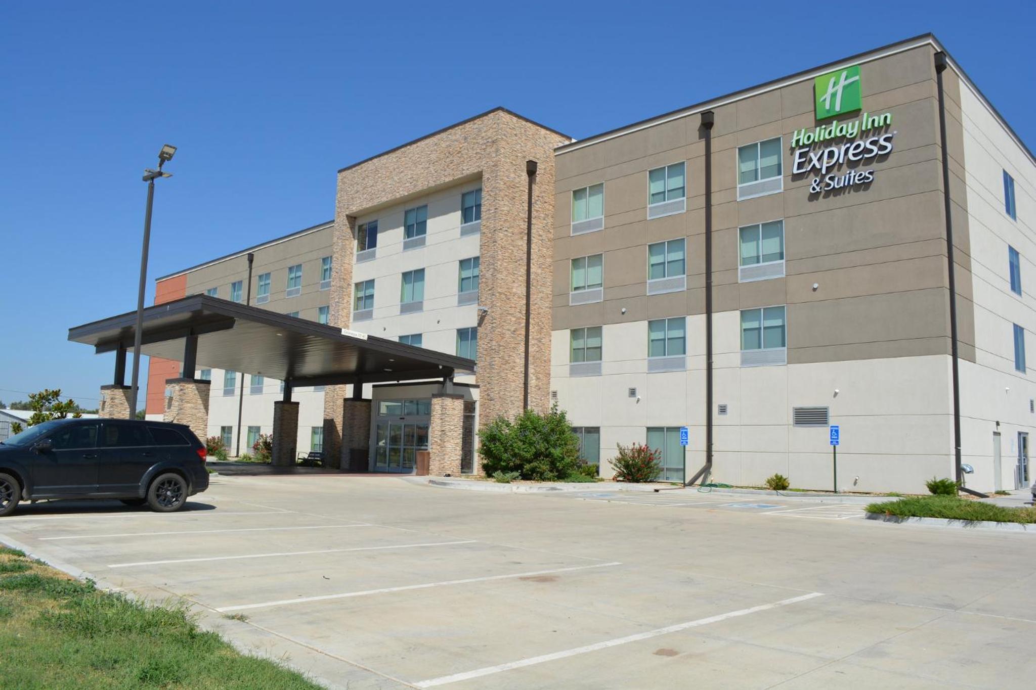 Liberal Vacations - Holiday Inn Express  Suites - Liberal, an IHG Hotel - Property Image 5