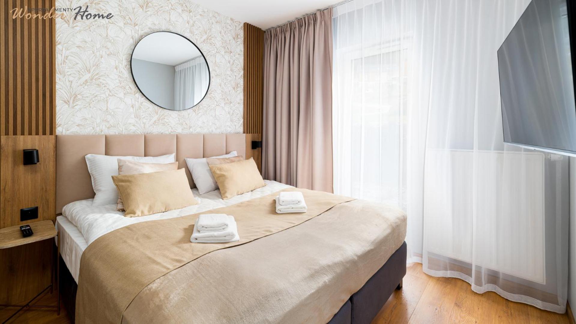 Wonder Home - Domki Hillside tuż przy stoku narciarskim - na terenie kompleksu plac zabaw i zewnętrzna siłownia, sklep, parking