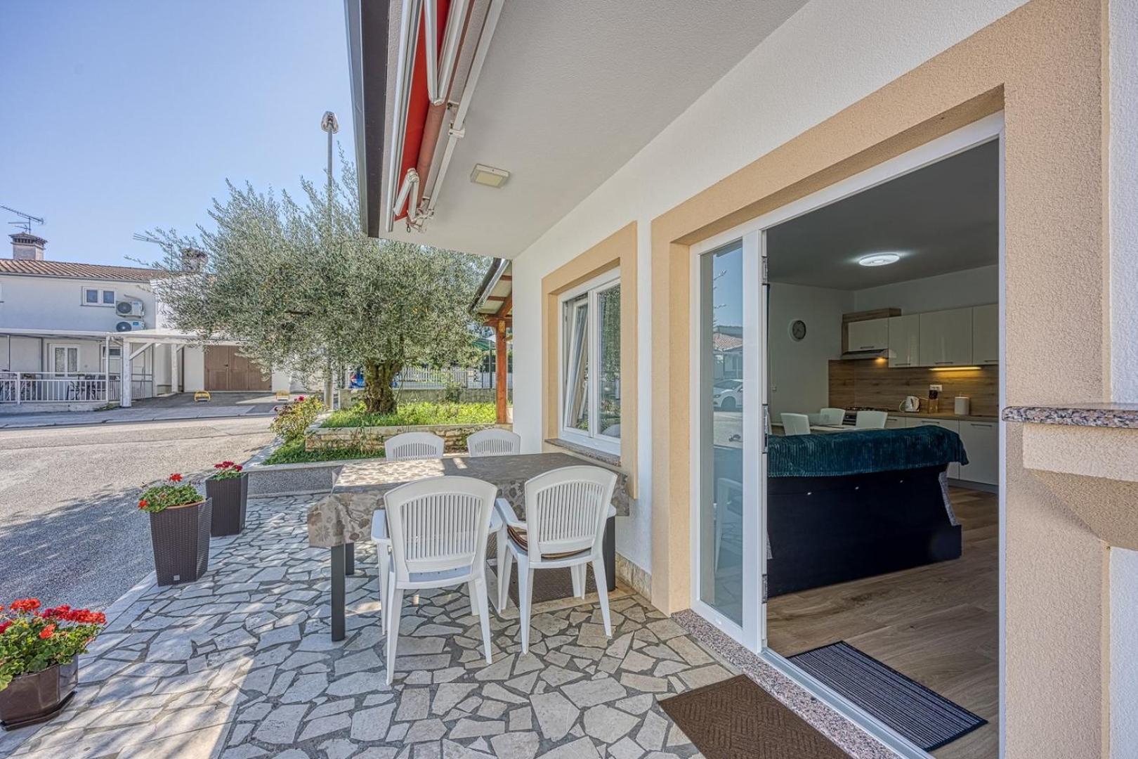 Apartment Porec-Jug view 3