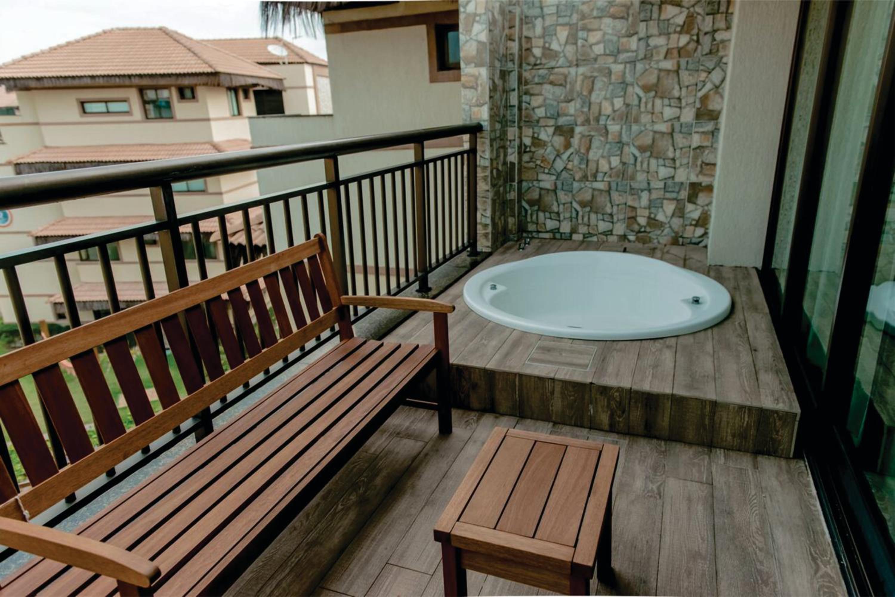 Riviera Beach Place And Manhattan Golf Residence Up to 6 Adults and 3 Children