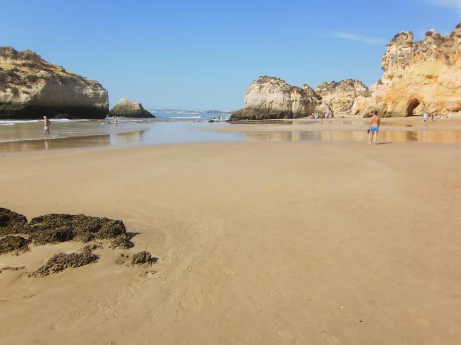 8 Min. Gehdistanz zum kilometerlangen Sandstrand von Alvor