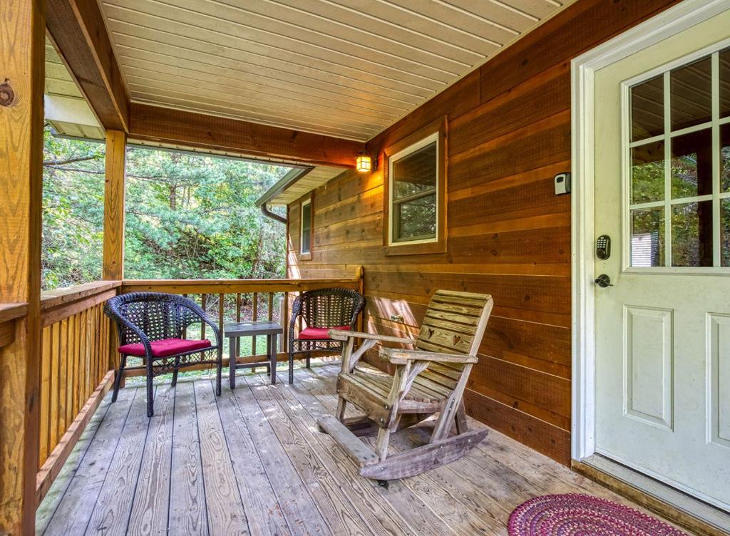 Paradise Found, Hot Tub, Mtn Views, Game Room, 560 FREE tickets each paid day!