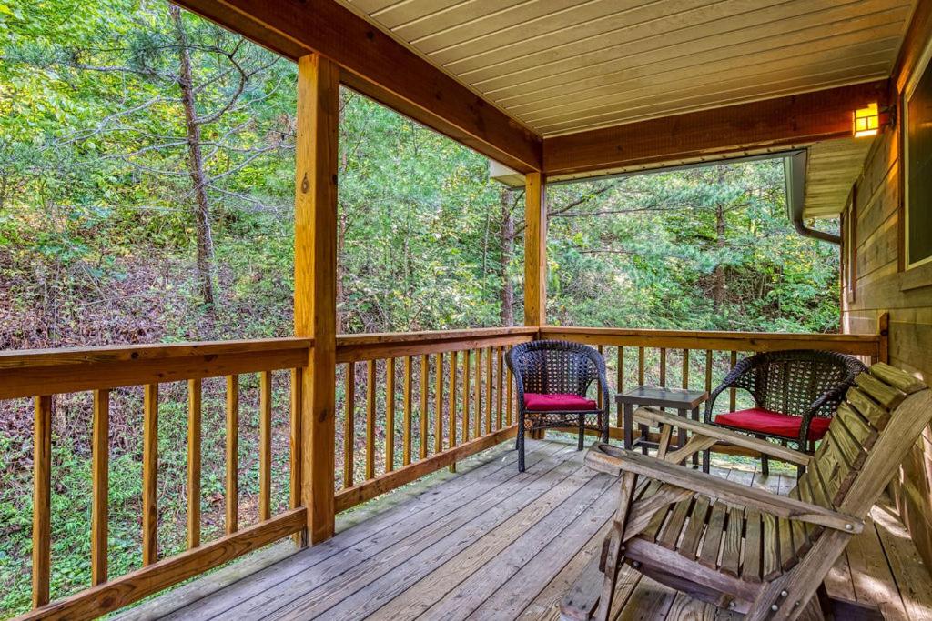 Paradise Found, Hot Tub, Mtn Views, Game Room, 560 FREE tickets each paid day!