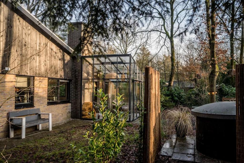Boutique Bungalow 2 met sauna, hottub en boskas view 5