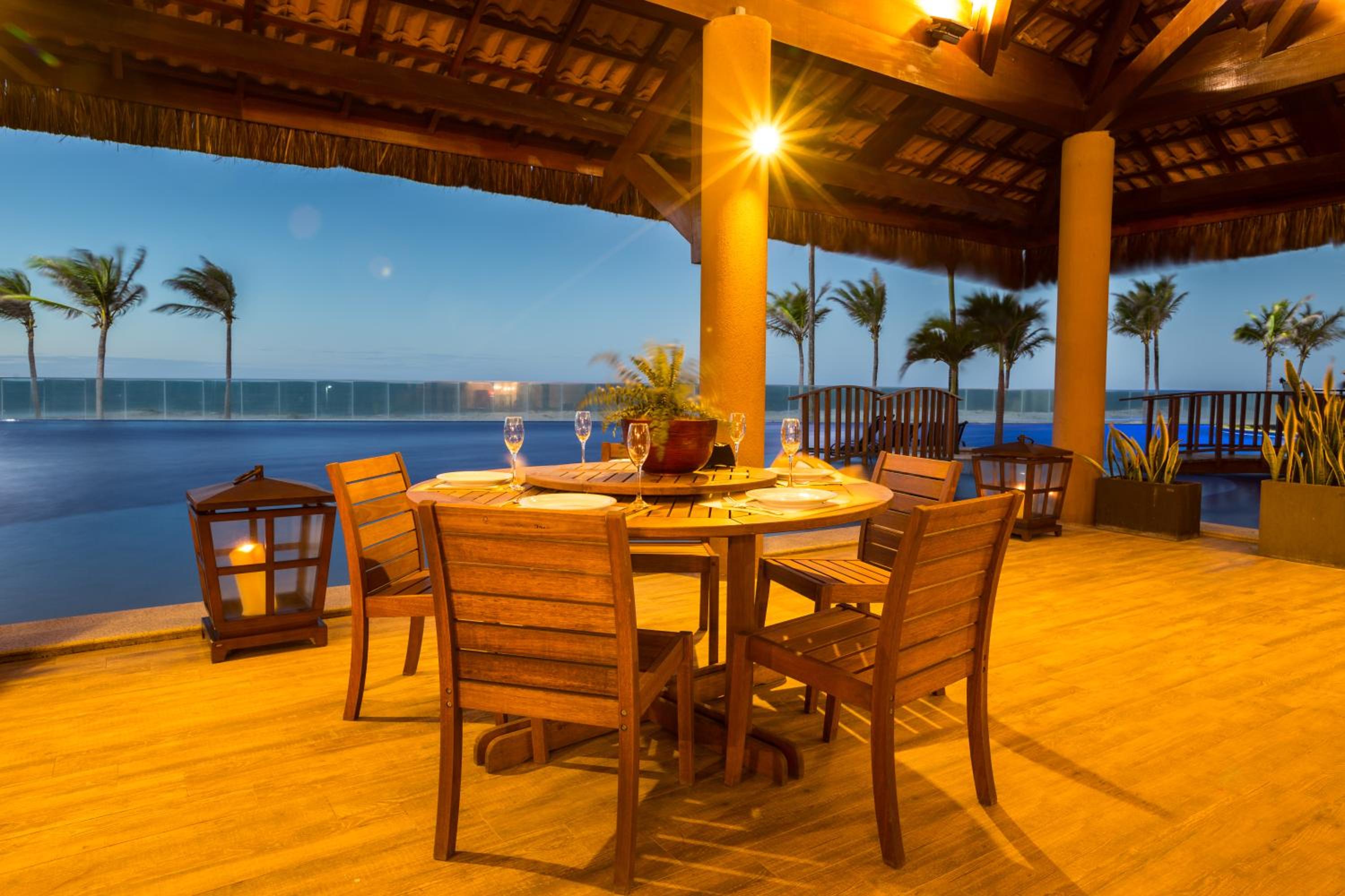 Riviera Beach Place And Manhattan Golf Residence Up to 6 Adults and 3 Children