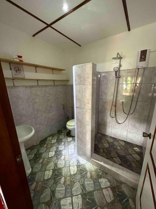 Alona Park Residence - 3 bedroom apartment- alex and jesa unit view 5