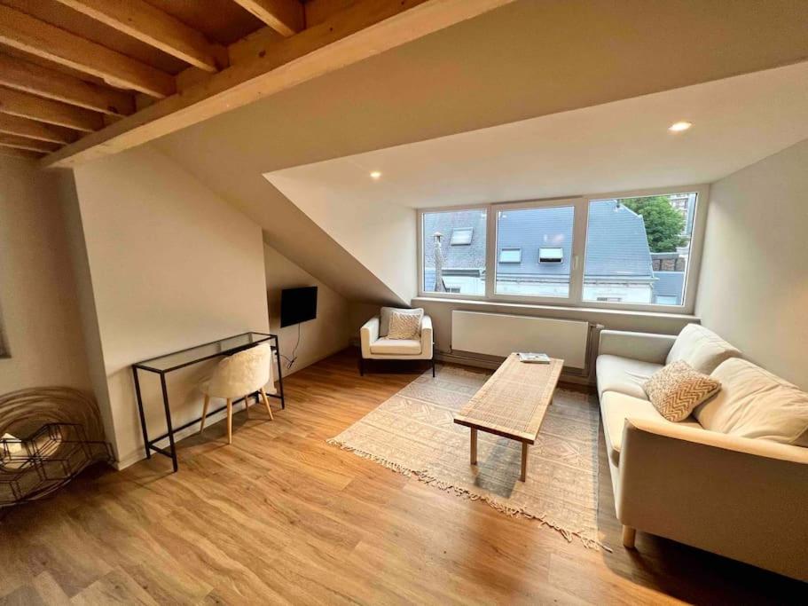 Maison avec 4 suites & Rooftop en plein centre ville - Place Saint Paul